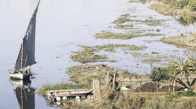  أهالي المنيا يطالبون الرئيس المقبل بالقضاءعلى مشكلة تلوث نهر النيل 