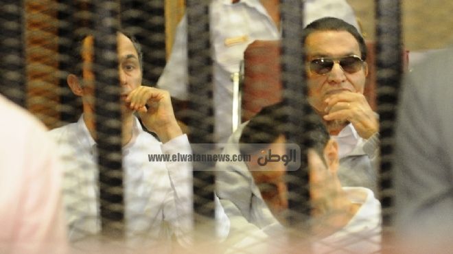 تعرف على القضاة الذين حاكموا مبارك ونجليه في 