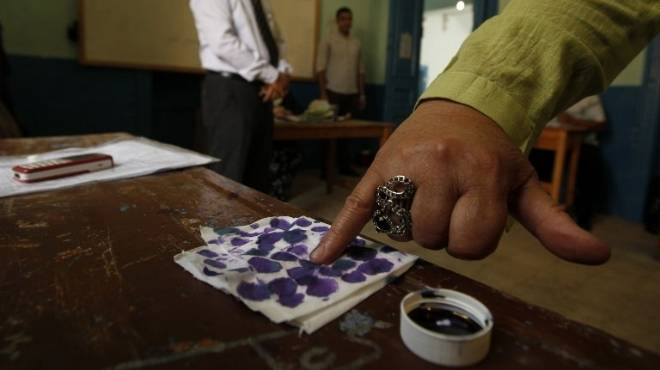 غضب بين المصوتين في بولاق الدكرور والمهندسين بسبب تطاير الحبر الفسفوري