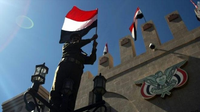 مصدر عسكري يمني: القوات اليمنية تسيطر على الموقف حول وزارة الدفاع