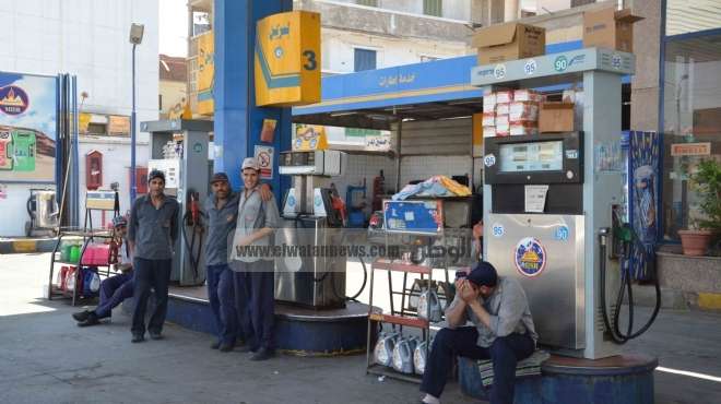  تنفيذا لقرار مرسي.. سحب تراخيص ١٤ محطة لامتناعها عن بيع البنزين والسولار