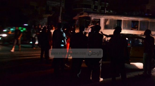  عاجل| أهالي قتيل بالمحلة يقطعون شارع البحر احتجاجا على تأخر تصريح الدفن 