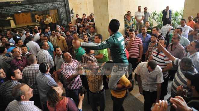  أهالي السلام والنهضة يقتحمون محافظة القاهرة للمطالبة بوحدات سكنية