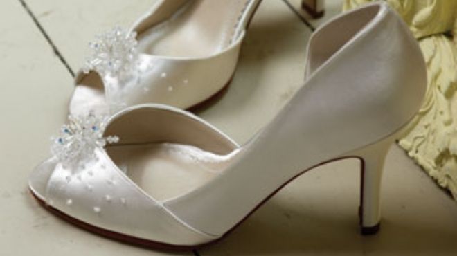 نصائح بسيطة تساعدك على اختيار الحذاء المناسب ليوم زفافك
