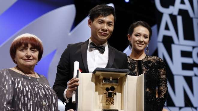 بالصور| السنغافوري أنتوني شين يفوز بجائزة الكاميرا الذهبية عن فيلم Ilo Ilo