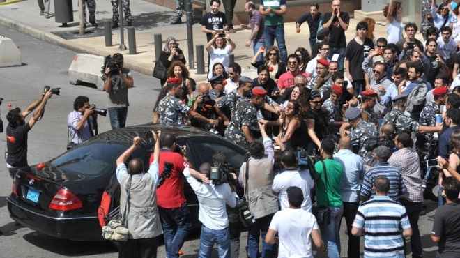 مواجهات بالعصي بين الأمن ومعتصمين حاولوا اقتحام البرلمان اللبناني