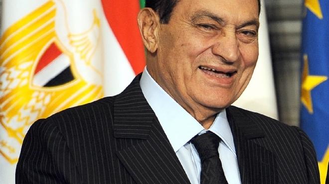  مبارك يصل إلى 