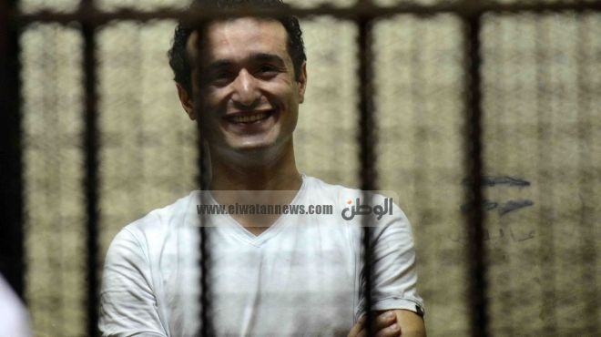  عاجل| النيابة تحيل أحمد دومة إلى الجنايات في قضية التحريض على العنف أمام مكتب الإرشاد 