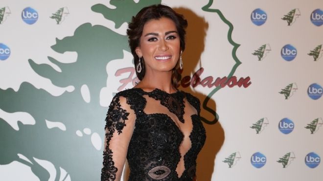  بالصور| نادين الراسي تحصل على جائزة أفضل ممثلة لبنانية 