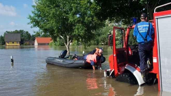  بالصور| فيضانات ألمانيا تدمر المنازل والطرق 