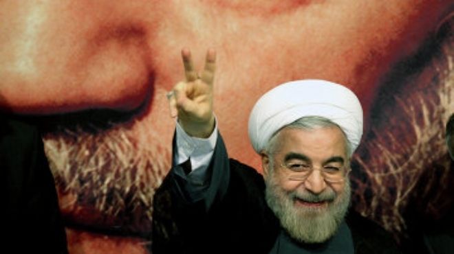  الرئيس الإيراني الجديد يقسم اليمين في مجلس الشورى 