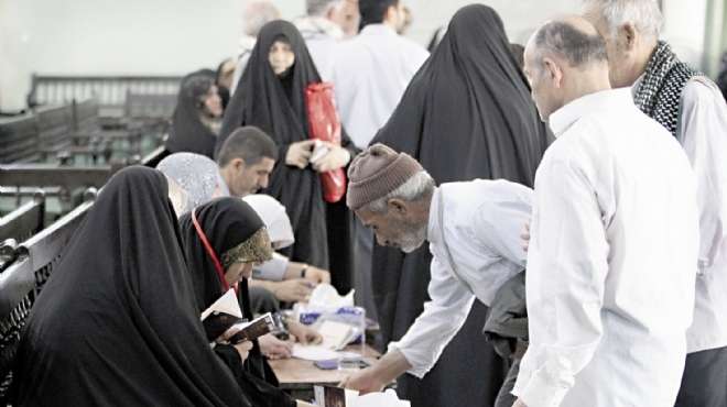 إقبال كثيف على التصويت فى الانتخابات الإيرانية.. و«المقاطعون» يحسمون النتيجة