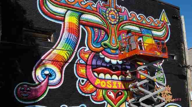 بالصور| الألوان الزاهية تكسو شوارع كندا في أول مهرجان لفن الشارع