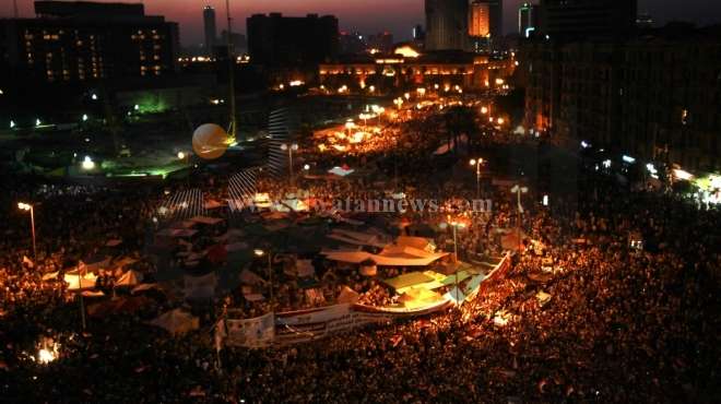 تزايد أعداد المتظاهرين في ميدان التحرير للمطالبة بإلغاء الإعلان الدستوري المكمل