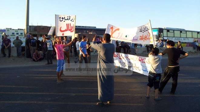 صيادو البرلس يتظاهرون أمام قسم شرطة مسطحات بلطيم للمطالبة بمنع 