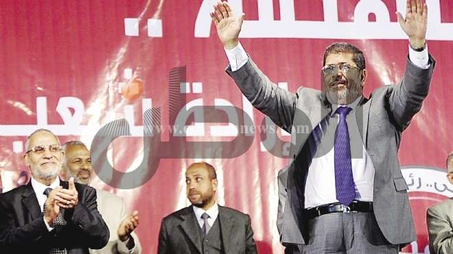 رئيس شرطة الطيران ينفي خروج طائرات خاصة برجال الأعمال بعد فوز مرسي