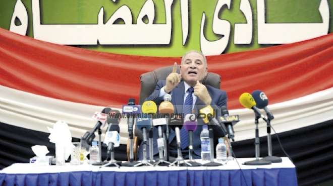 القضاة يبدأون ملاحقة «مرسى» قضائياً ويستنكرون صمت وزير العدل على إهانتهم