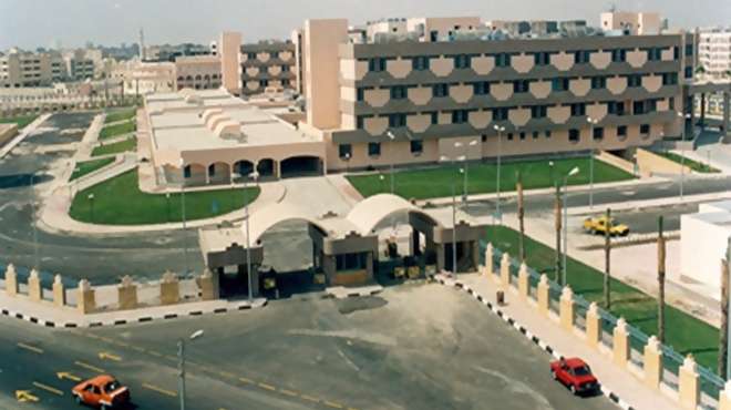 أطباء مستشفى الإسماعيلية العام يعلقون إضرابهم بعد تدخل قيادات المحافظة