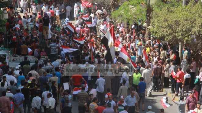 مجهولون يحاولون الاعتداء على متظاهري الإسكندرية بالأسلحة البيضاء 