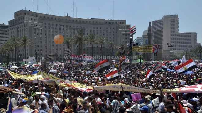 المتظاهرون يتوافدون على التحرير للمشاركة في مليونية ''تسليم السلطة'' 