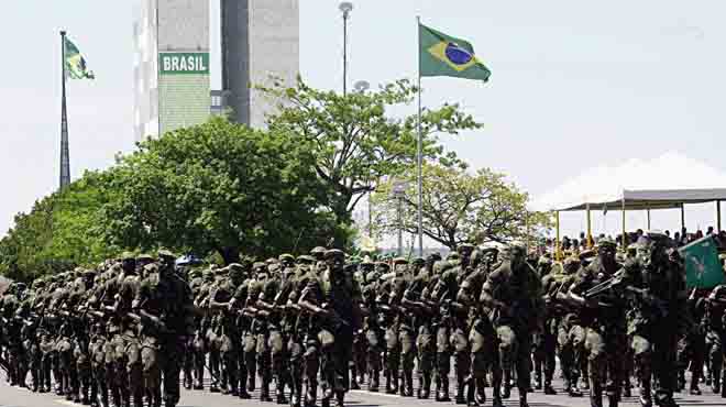 ملف  الجيش |البرازيل: خضوع المؤسسة العسكرية للرئيس