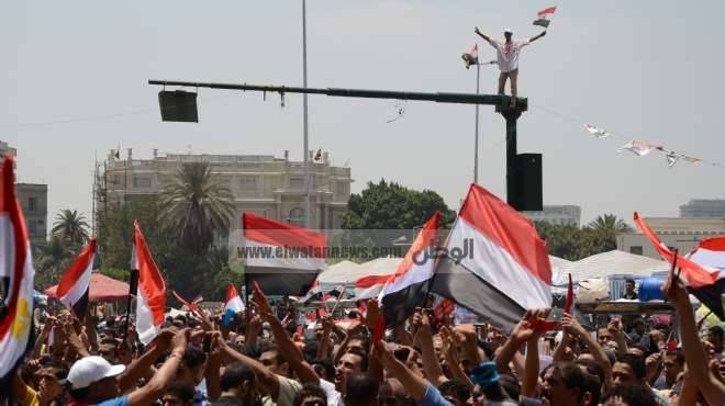 قوى ثورية تدعو لوقفة يوم الجمعة المقبل أمام دار القضاء ضد إخلاء سبيل مبارك 