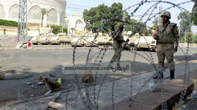  الجيش يغلق شارع الميرغني بعد قدوم مسيرة إخوانية من صلاح سالم 