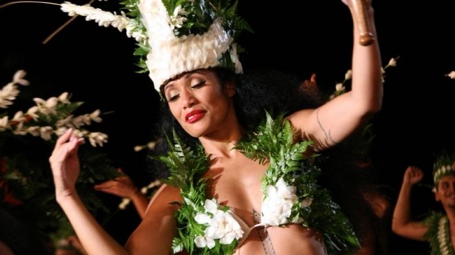  بالصور| الرقص بملابس من الأشجار خلال مهرجان جزيرة تاهيتي 