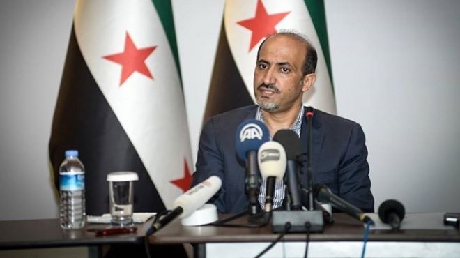  رئيس الائتلاف الوطني السوري يصل القاهرة