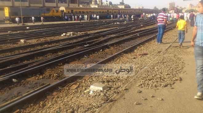  ضبط عاطلين أثناء سرقة قضبان القطارات بمدينة الشهداء في المنوفية 