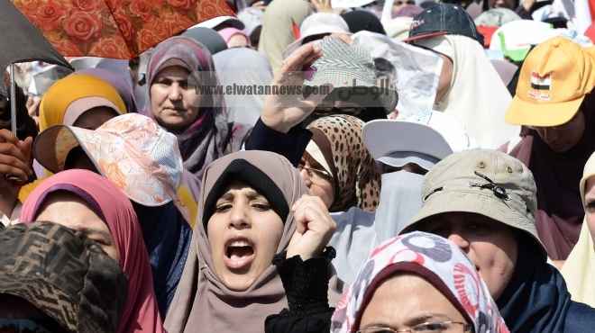  اشتباكات بين أهالي أبوسليمان ونساء الإخوان شرق الإسكندرية 