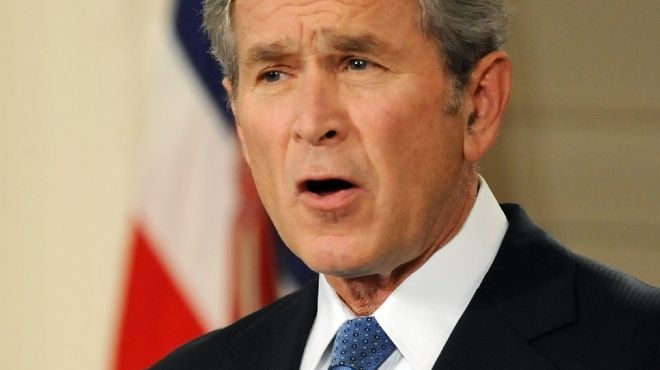 اتهام مواطن أمريكي بتهديد جورج بوش الابن بالقتل