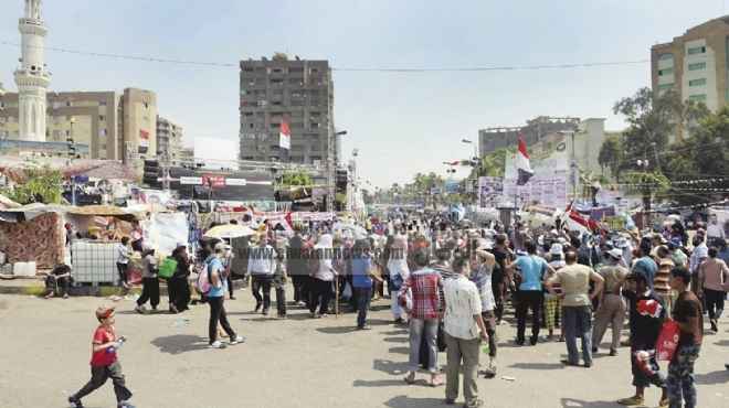 سكان «رابعة» يستغيثون: أنصار «مرسى» يخبئون أسلحة وقذائف «هاون»