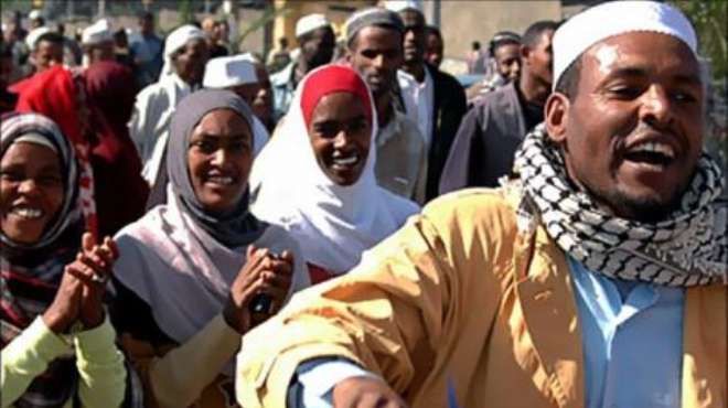 مسلمو إثيوبيا ينظمون احتجاجات أثناء صلاة العيد بسبب تدخل الحكومة في شؤونهم
