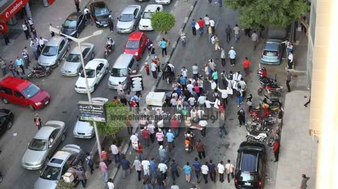 الحماية المدنية تفحص السيارات للكشف عن مفرقعات في محيط مظاهرات القاهرة 