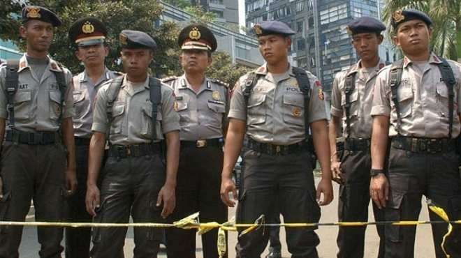 الشرطة الإندونيسية تلقي القبض على مسلح متهم بجمع الأموال من أجل تفجير سفارة ميانمار