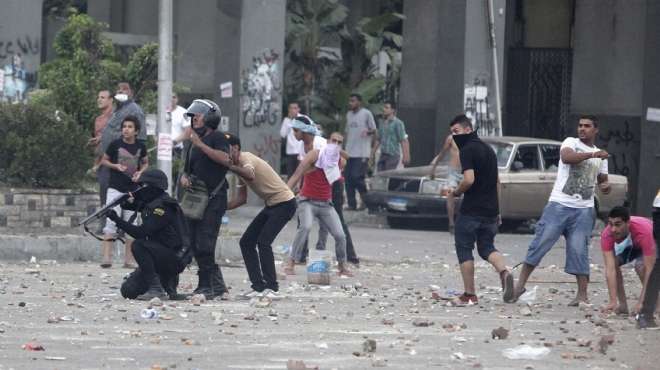  تجدد الاشتباكات أمام قسم شرطة العطارين بالإسكندرية 