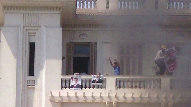  إنقاذ موظفي محافظة الجيزة بواسطة رجال الدفاع المدني 