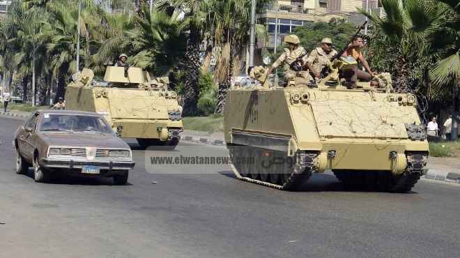 قوات الجيش تغلق الطرق المؤدية إلى قسم النزهة تحسبا لقدوم 