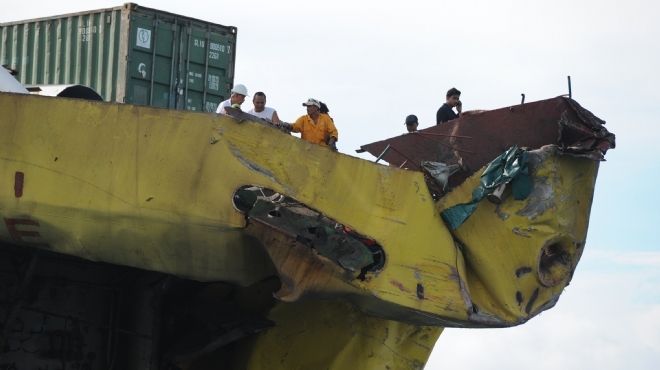 اثنا عشر مفقودا في اصطدام سفينتين قرب هونج كونج