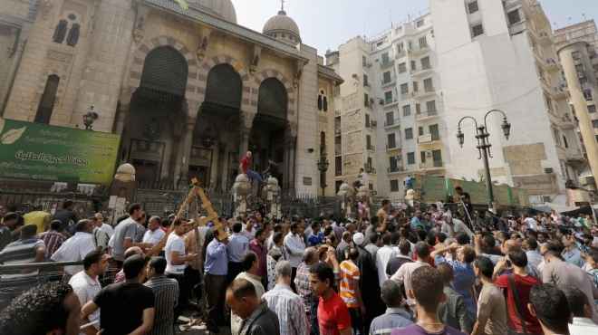  قوات وزارة الداخلية تغادر مسجد الفتح 