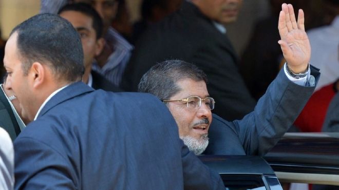وصول الرئيس مرسي إلى مسجد ناصر بالفيوم لأداء صلاة الجمعة