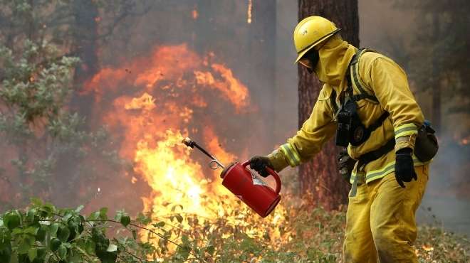 إجلاء 7 آلاف شخص في كندا لحمايتهم من حرائق الغابات