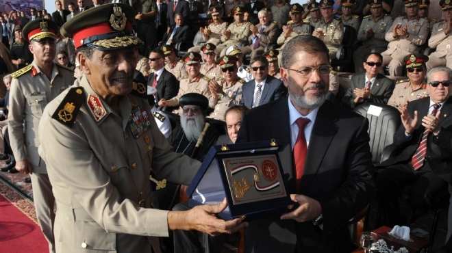 سباق بين «مرسى» و«العسكرى» لحل أزمة أساتذة الجامعات
