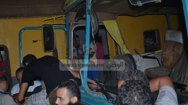 بالصور| إصابة 14 شخصًا في حادث تصادم قطار بأتوبيس في طنطا