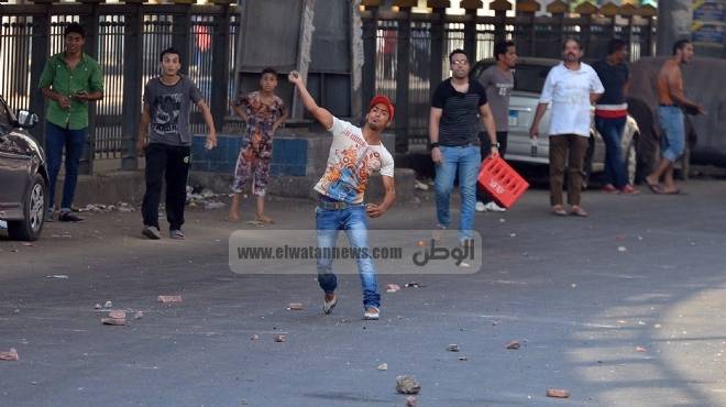  عاجل| قوات الأمن تلقي قنابل الغاز على مسيرة أنصار المعزول أمام قسم الدقي 