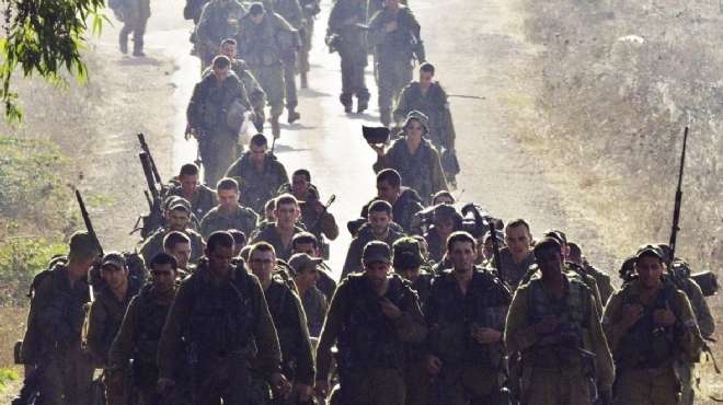 خبير في الشؤون الإسرائيلية: قادة جيش الاحتلال يستغلون نفوذهم في الـ