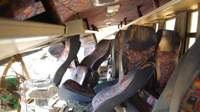 إصابة 6 كوريين ومواطن مصري بحادث تصادم على طريق 