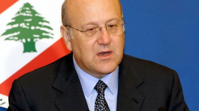 رئيس الوزراء اللبناني يقترح على المجتمع الدولي إقامة مخيمات للاجئين داخل سوريا