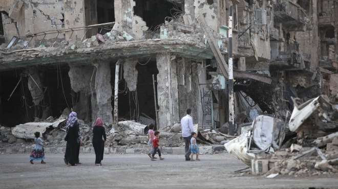  13 قتيلا في سقوط قذائف على أحد أحياء مدينة حلب في شمال سوريا